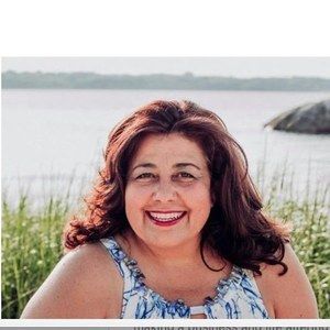 Meet your Posher, Cynthia